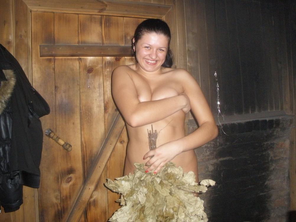 Женщины в деревенской бане
