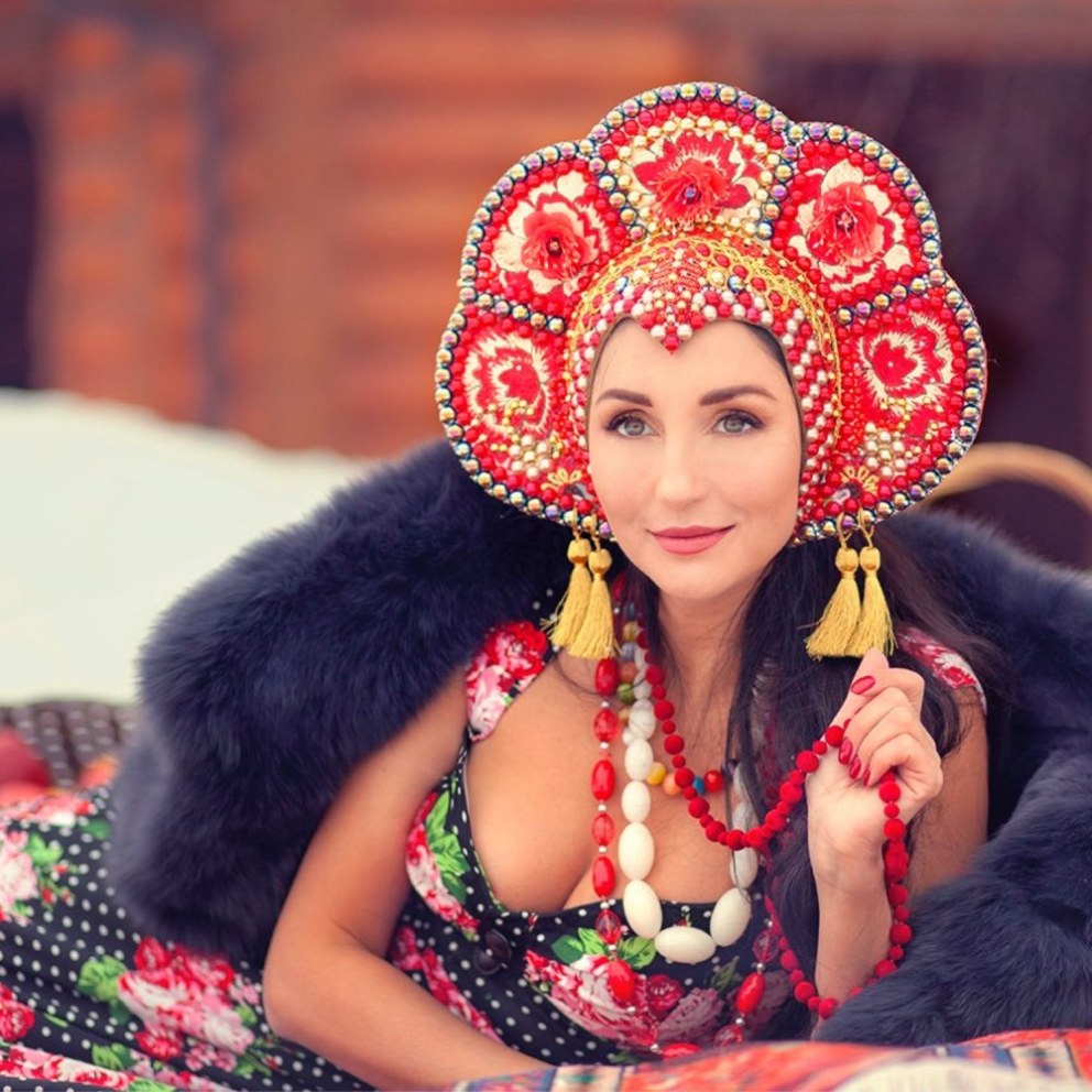 Изабелла Кларк анал Матрешка