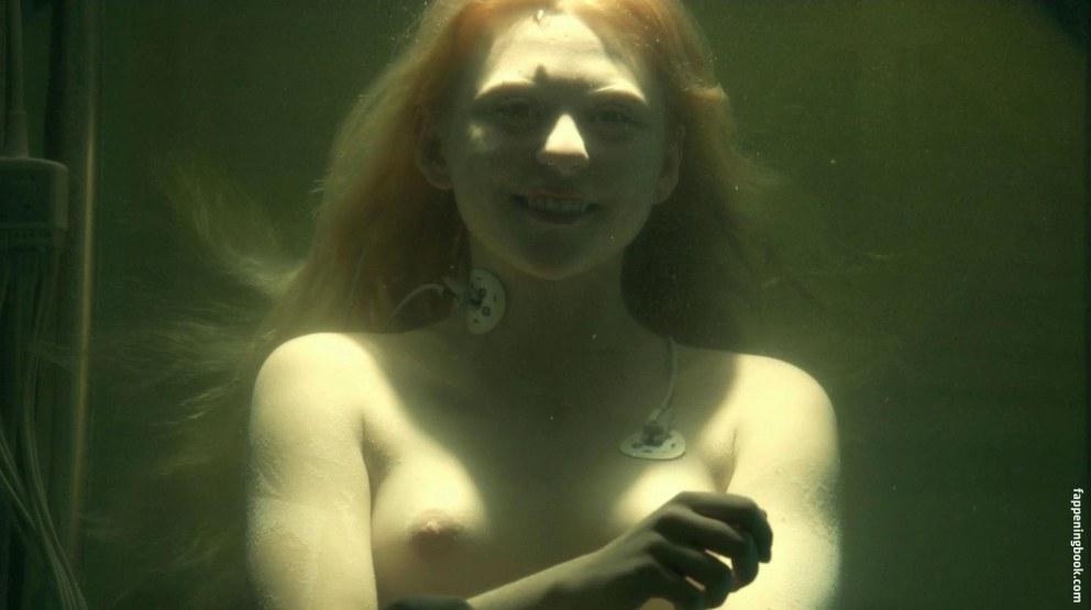 Шарлотта Александра naked